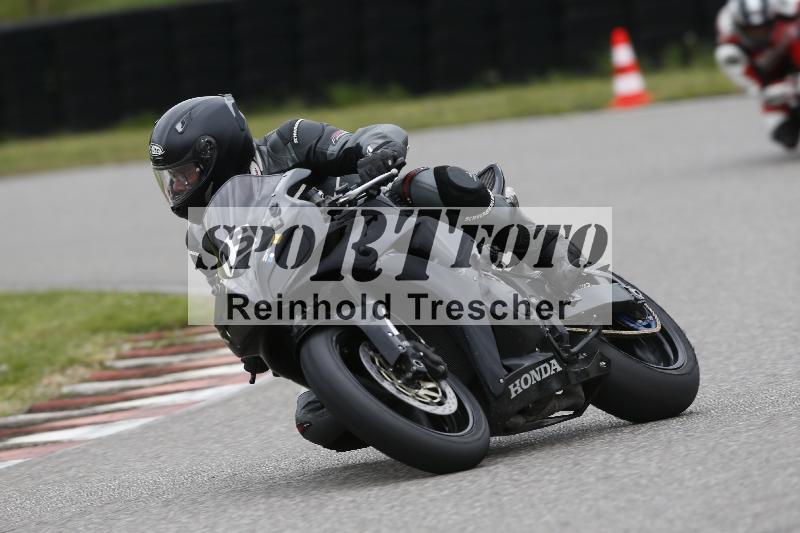 /Archiv-2025/08 20.04.2025 Speer Racing ADR/Gruppe gelb/75